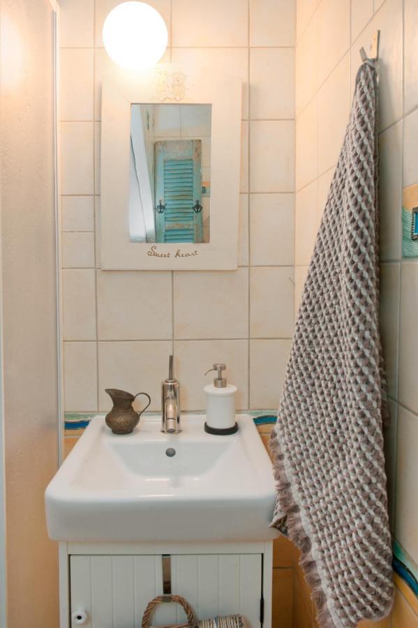 Seathon Seafront Beach Villa In Kalamitsi Экстерьер фото