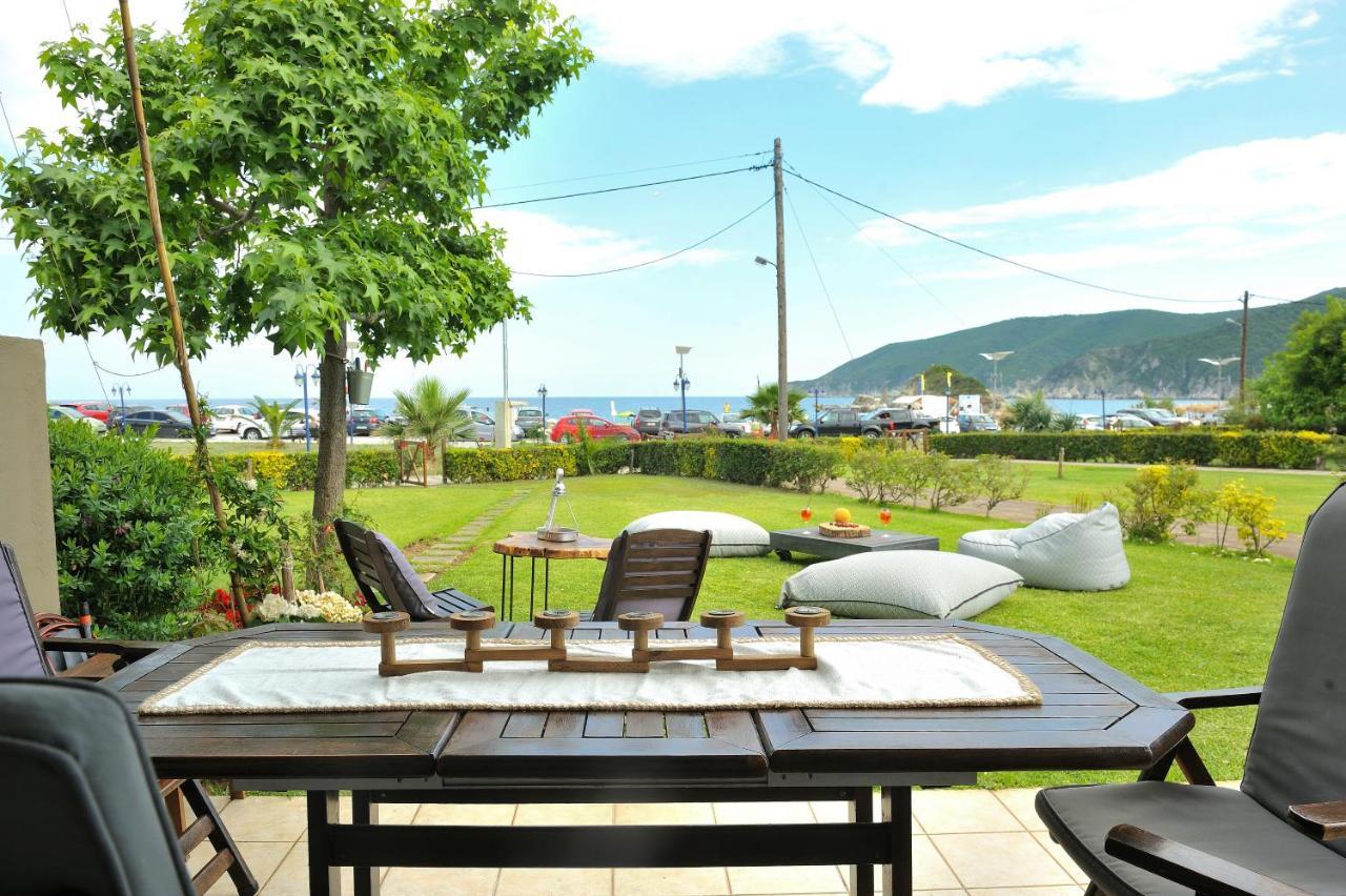 Seathon Seafront Beach Villa In Kalamitsi Экстерьер фото