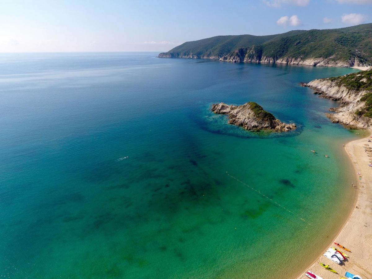 Seathon Seafront Beach Villa In Kalamitsi Экстерьер фото